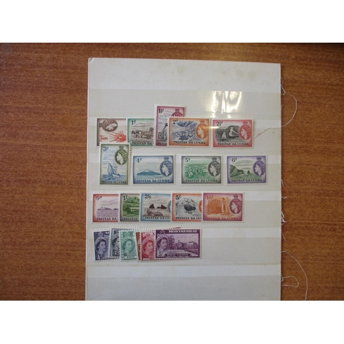 64 - World early to modern misc coln in albums, club books, on leaves, loose etc. Large quantity with ran... 