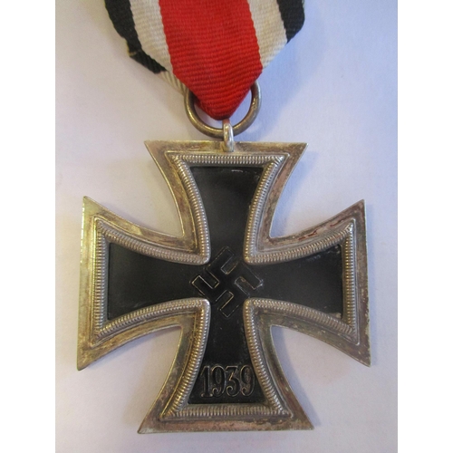 101 - Third Reich. 1939 Iron Cross 2nd Class, ring stamped SW, nearly extremely fine. (Y)