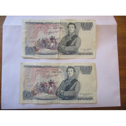 139 - J.B. Page. Pair of 1971 (11 Nov) replacement run £5, good fine, with M04 238096 and M05 026425 (last... 