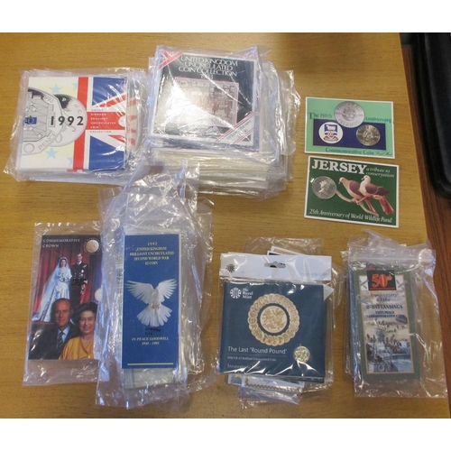 469 - Collection of Royal Mint uncirculated folders, some duplication including 1983-88, 1990-95, 2000, £5... 