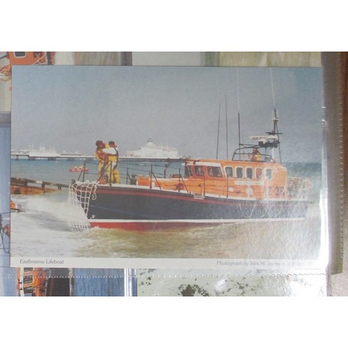 366 - Lifeboats. Comprehensive coln. in 9 modern albums of vintage and modern cards. Lifeboat launchings, ... 