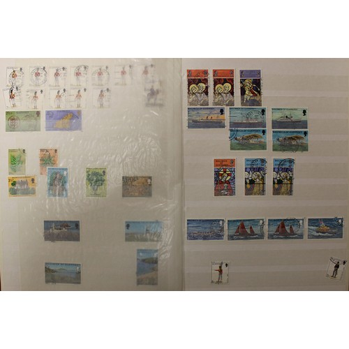 87 - World mid to modern M/U coln in 12 albums and stock books plus loose, GB with good range of comems a... 