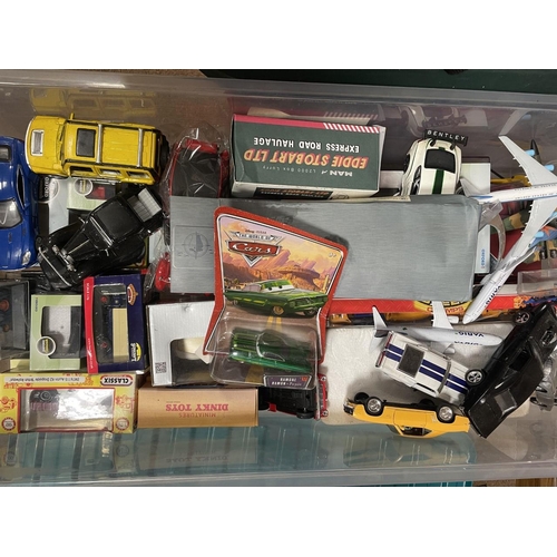 390 - Collection with Corgi (20), Disney Pixar (6), Matchbox MOY (6), 1/72 Oxford (20), tanks in plastic d... 