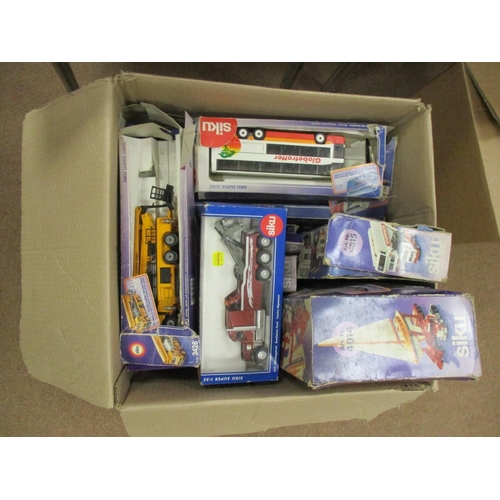 439 - Collection of Cars, Trucks and Buses boxed and unboxed in mixed condition featuring Corgi, Matchbox ... 