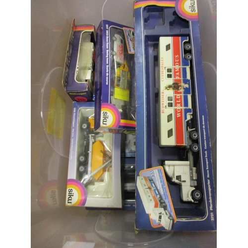 445 - Collection of mainly Lorries and Cars boxed and unboxed in mixed condition with Corgi including Haul... 