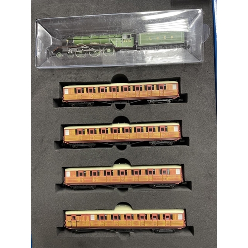 565 - Collection of N gauge including Dapol DDC fitted set steam locomotive with tender Flying Scotsman 44... 