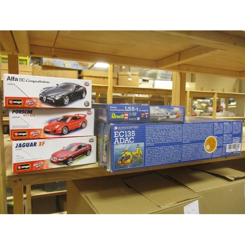 540 - Range of unassembled model kits, generally mint in very good to near mint boxes and packets, with Ea... 