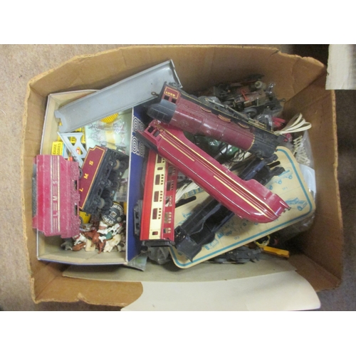 577 - Collection of mixed condition boxed and unboxed locomotives, wagons, coaches and track accessories, ... 