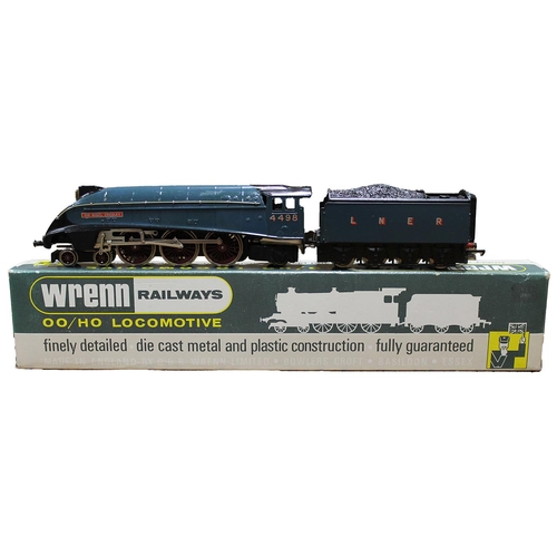 699 - Wrenn. OO gauge steam locomotive with tender Sir Nigel Gresley 4498 4-6-2 No W2212AM2 generally exce... 