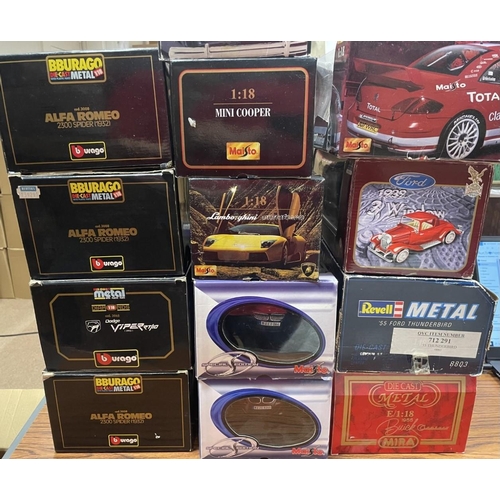 467 - Collection with 1/18 Maisto Citroen No 31821, Mini Cooper No 31619, Lamborghini No 31638 (6), Burago... 