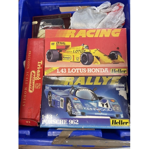 471 - Collection with Matchbox (26), Heller (3), unboxed die cast (20) etc requires further sorting. Qty 7... 