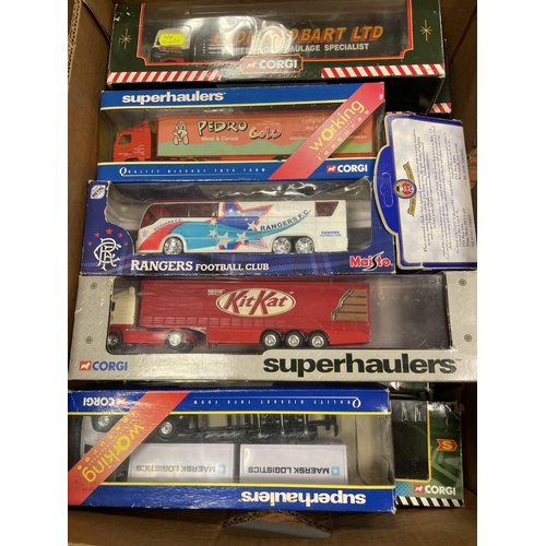 493 - Corgi. Collection of lorries with Volvo Curtainsider Kit Kat No 59511, DAF Curtanside No TY87001, Sc... 