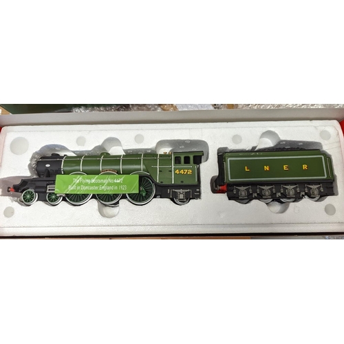 591 - Collection of OO gauge locomotives, coaches and wagons, generally very good in good boxes, with Main... 