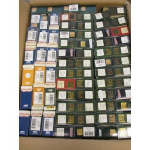 385 - Collection of vehicles featuring Lledo, Corgi and Oxford mint in generally excellent boxes etc. (13B... 