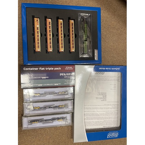 565 - Collection of N gauge including Dapol DDC fitted set steam locomotive with tender Flying Scotsman 44... 