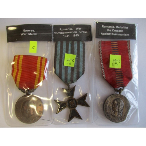 62 - World range including Greece (5) 1940 War Cross 3rd Class, 1940 Medal For Outstanding Acts, 1940-41 ... 