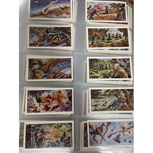 30 - Collection with plastic leaves and loose including complete sets with trade cards Barratt 7 Co Magic... 