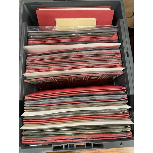 33 - Collection with albums, paper albums, leaves with complete sets including Kensitas Flowers (1st), Pl... 