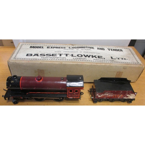 520 - Hornby. O Gauge loco LMS 0-4-0 clockwork (with key) steam tender renumbered/ liveried, coaches Passe... 