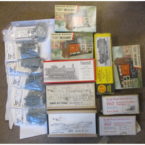 592 - Collection of OO gauge locomotive and wagons kits, majority unbuilt in very good to excellent boxes,... 