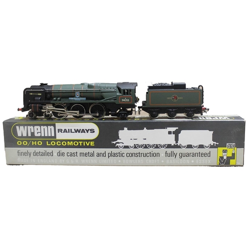 707 - Wrenn. BR Rebuilt Bulleid Pacific 4-6-2 BR 34053 'Sir Keith Park' Golden Arrow green locomotive and ... 