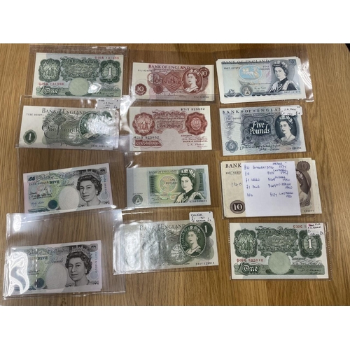 123 - Collection with uncirculated £10 Page B52 (1), £5 including Page 7ID (1), Gill SC08 (2), SC09 (2), S... 