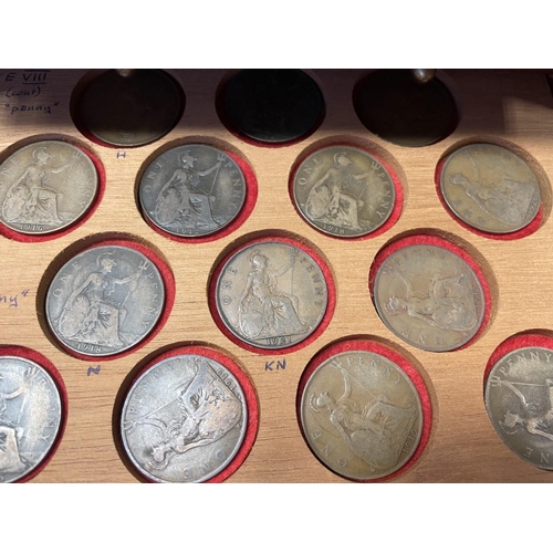 248 - Collection in drawers with date ranges 1901-1960 including threepences (39) threepences silver (70),... 