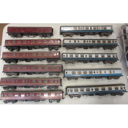 283 - Collection of unboxed O gauge coaches (20) and wagons (28), generally very good to excellent, plus s... 