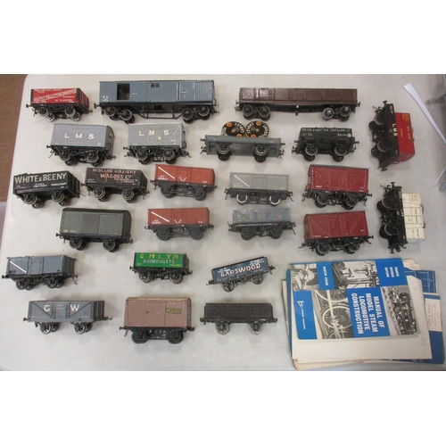 283 - Collection of unboxed O gauge coaches (20) and wagons (28), generally very good to excellent, plus s... 