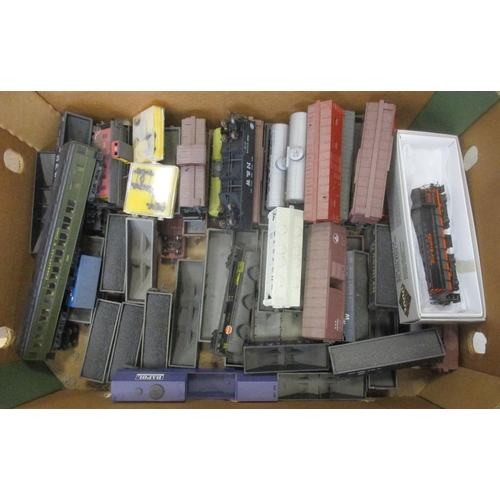 328 - Collection of unboxed locomotives, coaches, wagons, buildings, track and accessories, mixture of O a... 