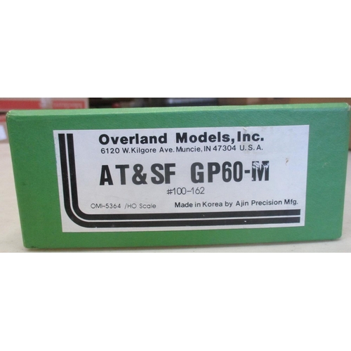 378 - Overland Models Inc. OMI-5364 OO gauge 4-0-4 AT&SF red/silver with yellow highlights No.100 locomoti... 