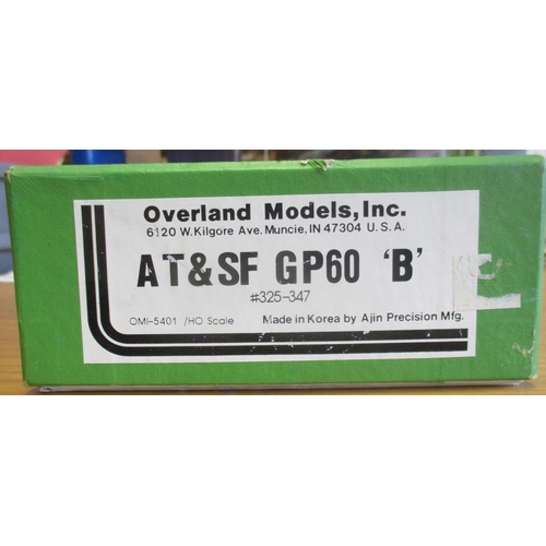 379 - Overland Models Inc. OMI-5401 OO gauge 4-0-4 AT&SF silver with red/yellow highlights No.327 locomoti... 