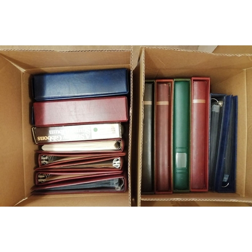 149 - Accessories. Huge accumulation of dozens empty albums & binders, also incl loose leaves, stockcards ... 