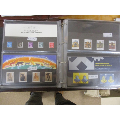 389 - 1970s-2010s coln of decimal commem and defin pres packs and booklets. Face value £3100 (3B)