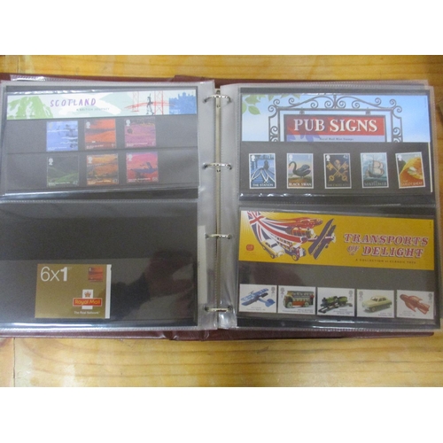 389 - 1970s-2010s coln of decimal commem and defin pres packs and booklets. Face value £3100 (3B)