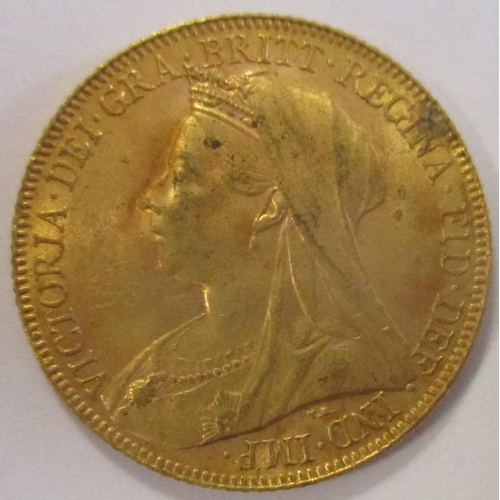 385 - Investment Gold Lot - documents required. 1900 sovereign fine. (Y)