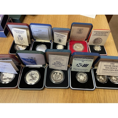 643 - Collection with silver piedfort proofs FDC, with £5 2006, 2007 £2 1995, £1 1987 cased set of four, s... 