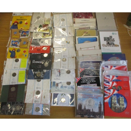 662 - Uncirculated collection on Royal Mint cards and folders, with year packs 1982 (2), 83 (2), 84, 87 (2... 