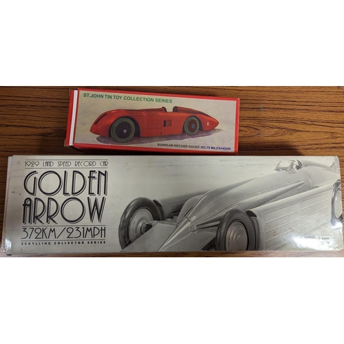 261 - Collection of die cast vehicles and military items, generally very good with some better in good box... 