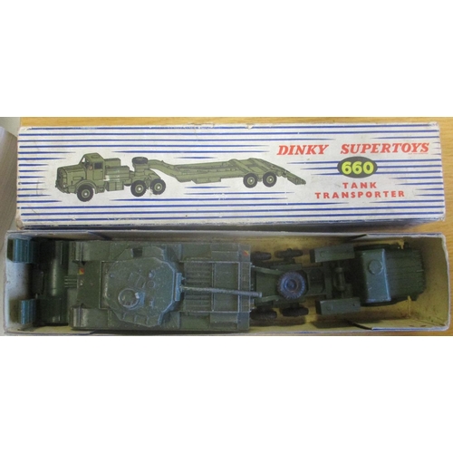 305 - Corgi. Range of vehicles, generally excellent in good to excellent boxes, with Gift Set No.4, 1101, ... 