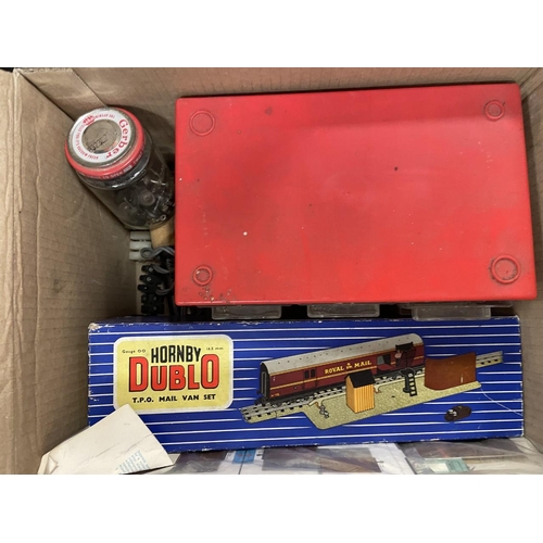 422 - Hornby Dublo. Collection including boxes coaches (29), wagons (30), unboxed coaches (4), wagons (25)... 