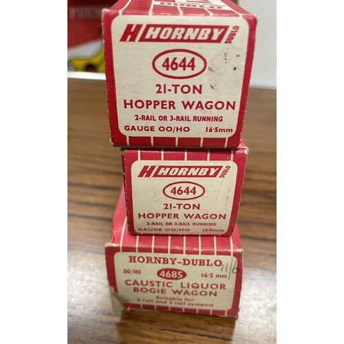 426 - Hornby Dublo. Collection with wagons including Hopper No 4644 new design box (2), Caustic Liquor bog... 