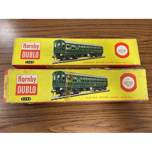 430 - Hornby Dublo. Electric motor coach brake 2nd S.65326 No 2250 (2) generally good in poor to good boxe... 