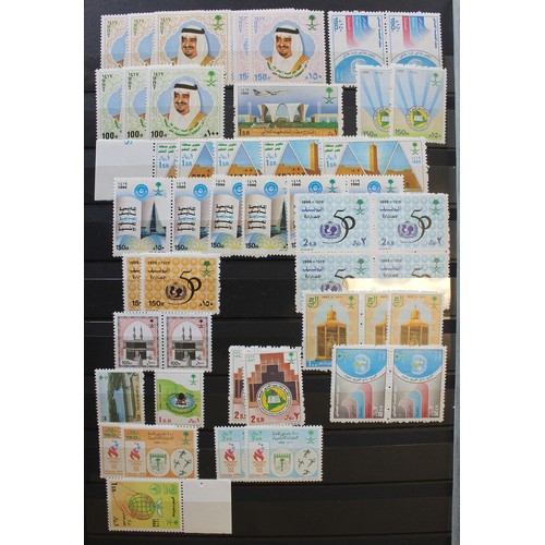 2 - Worldwide. Middle East UM accum of sets in very large stockbook incl Abu Dhabi with 1967-9 set, Bahr... 