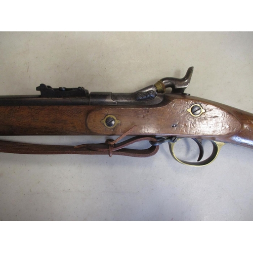 98 - 1861 Kerr .577 percussion cap rifle by the London Armoury Company, lockplate marked with crown/V.R. ... 