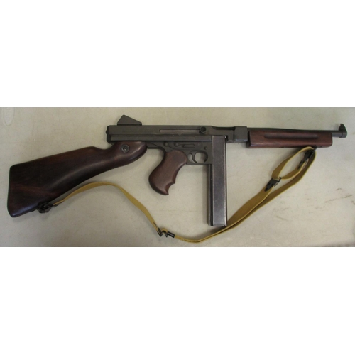 99 - US Thompson .45 M1A1 Sub Machine Gun No 729198, Auto-Ordnance Corporation/Bridgeport, Connecticut, U... 