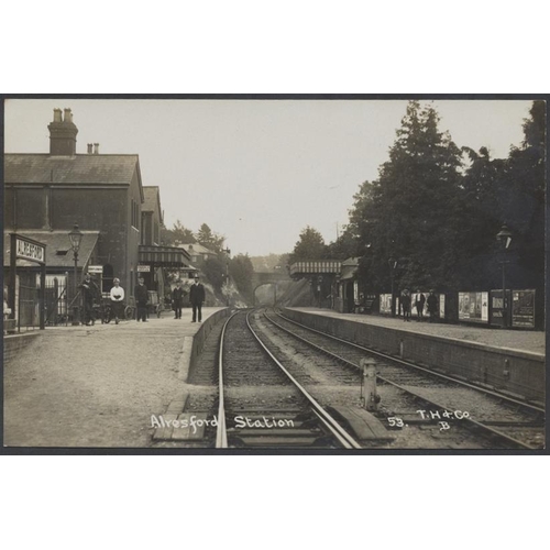 147 - Hampshire. Valuable RP coln. with Rood Bros. range. Winchester the Weirs, the Fountain, Jewry Streee... 