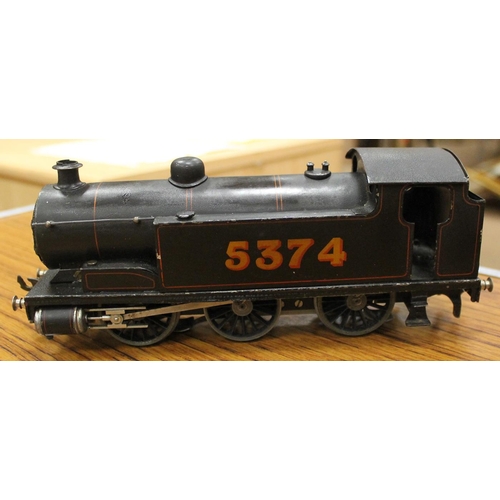 355 - Bassett-Lowke. Pair of unboxed O gauge locomotives in excellent condition, with 0-6-0 BR black No.68... 