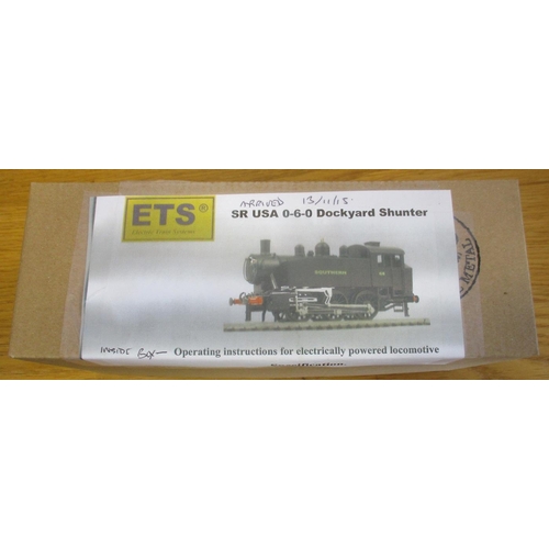 385 - ETS. Pair of O gauge locomotives, in excellent condition, with boxed 0-6-0 SR black No.68 shunter an... 