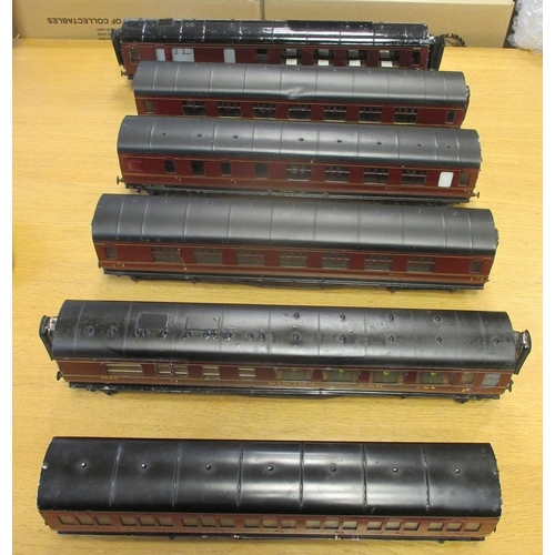 386 - Exley or similar. O gauge collection of LMS maroon coaches, generally very good to excellent. Qty 11... 